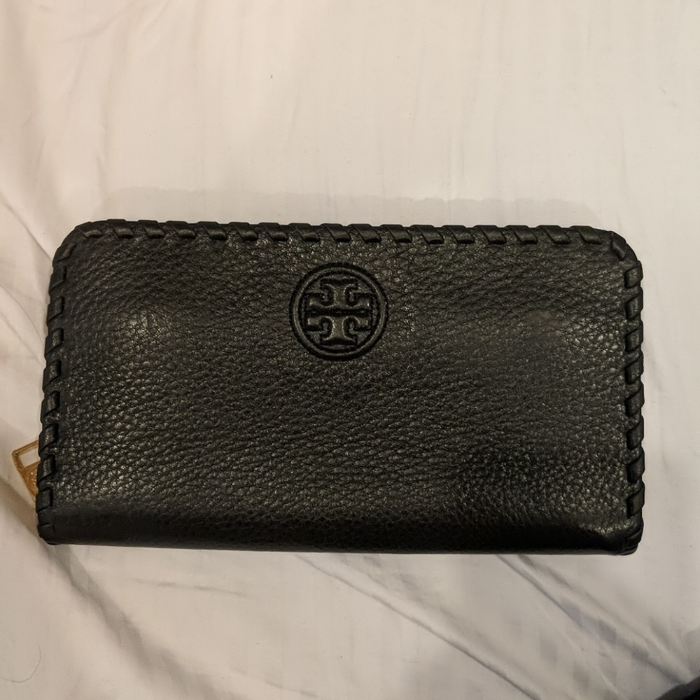 Tory Burch McGraw Wallet in black